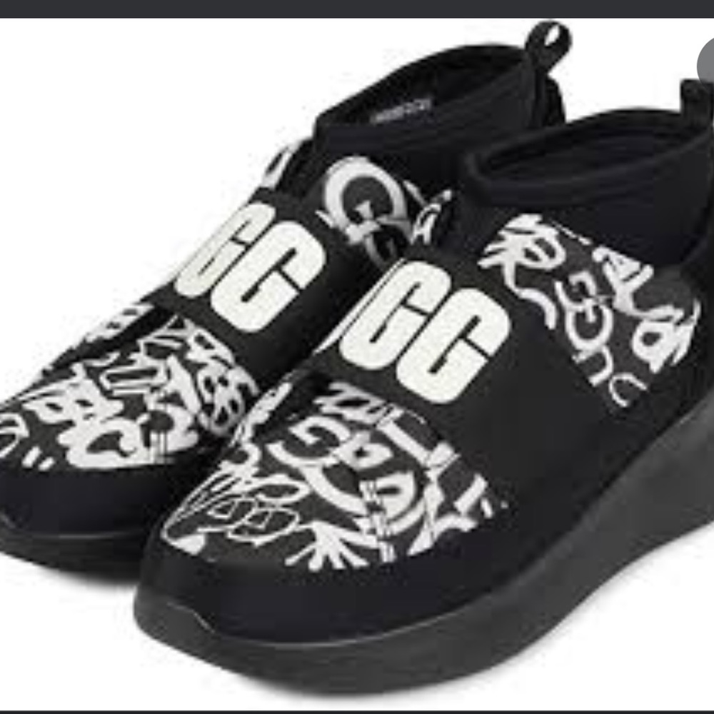 Ugg Graffiti print Neutra sneaker!